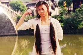 涨知识了！张晋曾当过贾静雯的武打替身，陈小春差点和周杰伦成团图片