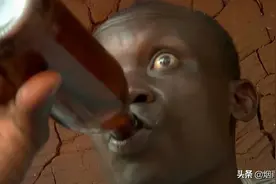 这里的人喝酒多厉害？白酒当饮料喝趴当睡着，喝酒就是生活的全部图片