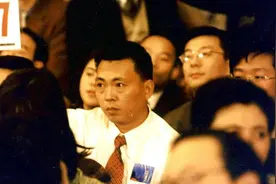 段永平的手段有多高？五大门徒领军各自行业，千亿黄铮只是师弟图片
