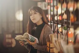 小说：助理过来敲门，喊起床！小伙却无法清醒，助理简直无语了图片
