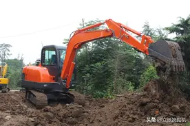 挖掘机履带容易坏？那这五点你做了吗？图片