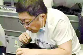 “好医生”张红：万米高空吸尿救人的大爱医者图片