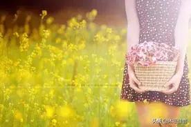 故事：生命的尽头，她让女儿拿出两张银行卡图片