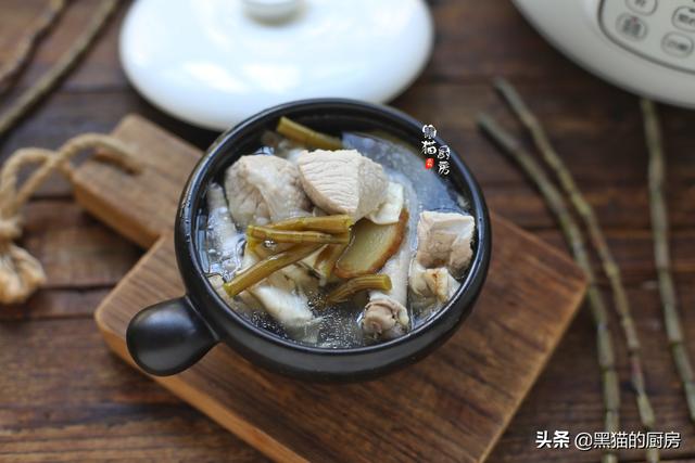 炖花胶鸡脚汤的做法功效与作用 2026年炖花胶鸡脚汤的做法功效与作用 炖花胶鸡脚汤的做法功效与作用 2026年炖花胶鸡脚汤的做法功效与作用