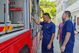 【喜迎“新同事” 救援添利器】——多功能消防救援车图片