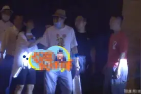 小沈阳夫妇深夜外出，开146万豪车与好友聚会，获众人簇拥排场大图片