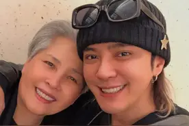 畸形的母爱有多可怕？罗志祥和妈妈舌吻，狄莺儿子12岁还在喝母乳图片