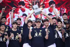 CBA最成功球队，全国挑选人才的广东队，总是被吐槽无本土球员图片