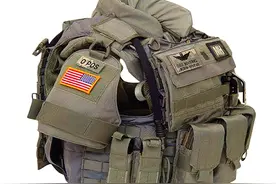 美军最新一代战术背心，可存放不同种类的步枪弹匣图片