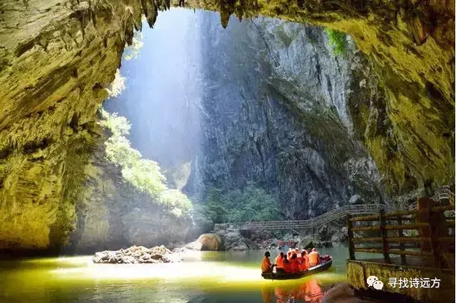 探秘洞天仙境！逃离城市，翻山越岭，来到山中小屋