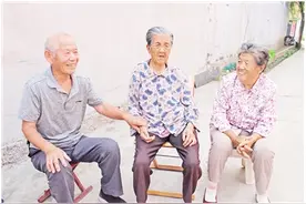 希望下辈子还做你“半个儿”！81岁女婿照顾99岁岳母，三十六年如一日图片