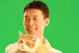 百亿影帝张译：苦熬10年大火，妻子二婚还带娃，结婚15年坚持丁克图片