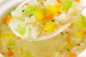 天气炎热宝宝不爱吃饭，来一碗果蔬粥，清新爽口，营养又健康图片