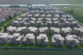 河南最大烂尾楼：占地近千亩，投资120亿，如今沦为一片废墟图片