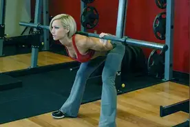 臀腿强壮又拉丝，深蹲之外较强势的辅助训练！你还不会就太可惜了图片