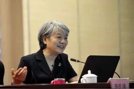 李玫瑾教授：要想孩子今后有出息，记住“三不惯两不管”的教育法图片