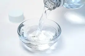 10条白醋的生活小妙用，小小的一瓶白醋却有着这么多的用途图片