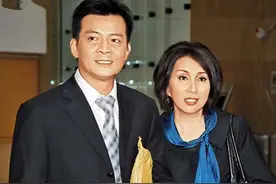 黄日华陈秀珠罕同框，昔日荧幕情侣多年后再聚心情好，两人均单身图片