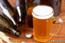 同样是啤酒，“瓶装”和“罐装”有啥区别？看完以后，别再乱买了图片