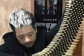 美女费时3小时做的发型，满心欢喜走在街上，路人瞬间不淡定了图片