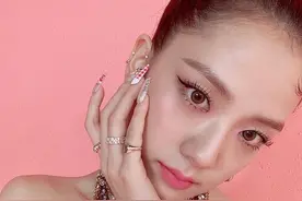 Jisoo在新歌MV中的造型，让这款单品大热图片