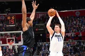 东契奇39+7+7独行侠力克快船2-0领先，莱昂纳德空砍41分图片