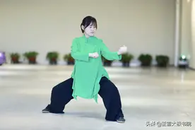手法、步法皆灵活，一气呵成太极拳图片