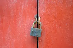 赣州16岁男孩终日被锁家中，哥哥：“总丢，也不是个事”图片