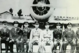 被俘的日军王牌飞行员成为韩国空军的创始人图片