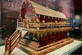 内蒙古挖出1100年前契丹古墓，墓主头戴金箍，头骨发黑身份成谜图片