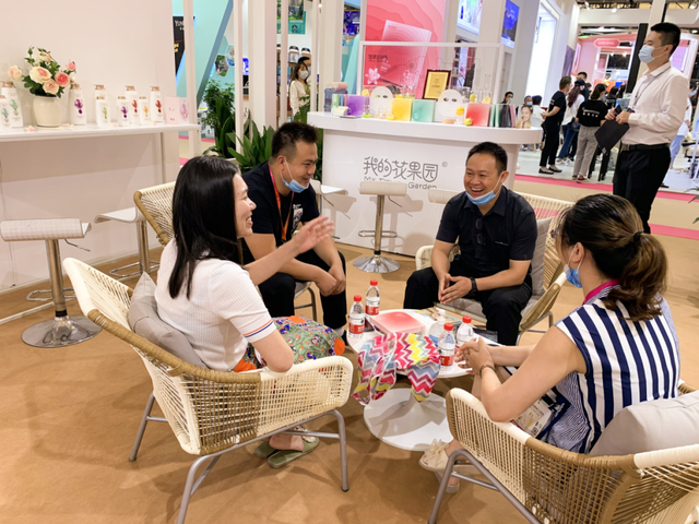 探索自然科学的美肤力量，澳谷携新品玩出新花样