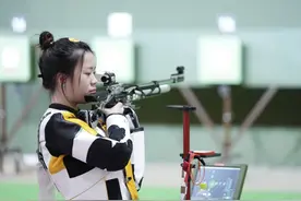奥运首金！宁波姑娘杨倩就读于清华，还是个学霸图片