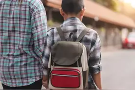 北大教授透露：有自杀危机的学生中，父母职业排第一的是教师图片