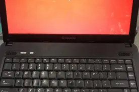 电脑出现花屏现象就一定是内存或显卡坏了么？你们可能都被骗了图片