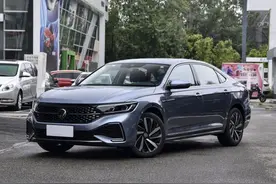 2022款帕萨特上市，比老款最多便宜3.2万元，这次能赢吗？图片