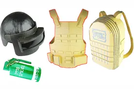 小伙用硬纸板制作吃鸡游戏里的全套装备，做的有模有样，手真巧视频封面