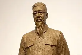 纪峰雕塑札记：鞠躬尽瘁的民主先驱——为马叙伦先生塑像图片