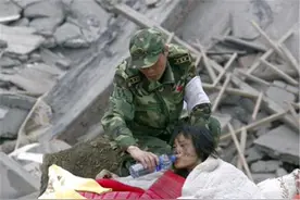 汶川地震时，李应霞为了先救丈夫丢了双腿，但丈夫却离她而去图片