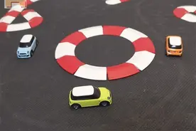 RATIO 1/76迷你遥控车拼接立体赛道图片