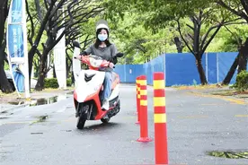 电动摩托车上牌了吗？摩托车驾驶证难考吗？记者帮你探访三亚驾考现场图片