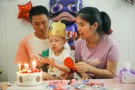 “妈妈，别买蛋糕，我不过生日，钱留着治病！”图片