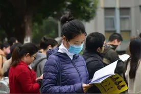 “1800元怎么够？”大学女儿嫌弃生活费少，列清单催父母要钱图片