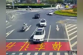 杭州交警连闯2个红灯，群众：“我没记住警号，我很内疚，但我一定要感谢你”图片