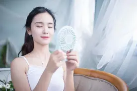 小说：钓鱼你选择野钓，还是盘老板娘？图片