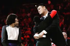 姚明每年能领2.2万退休金，同样被伤病缠身的麦迪能领多少？图片