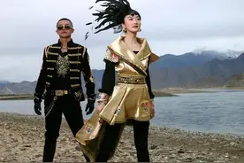 “土”了18年的国民组合，终于翻身了图片