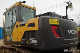造成沃尔沃EC140挖掘机，单面行走没劲的情况是什么图片