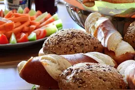 女性生理期吃高热量食物不会变胖？错，如果大吃大喝反而会增肥图片