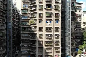 “土豪”小区业主凑50万装观光电梯视频封面