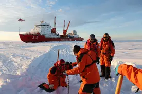 冰山雪海探南极——“雪龙”号第35次南极科考航行记视频封面